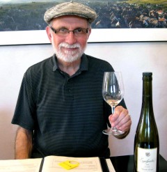 The Bass Clef Chef: Greg Gohde. PHoto by Lois Bach.