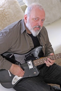 Mike Keneally. Photo by Dan Chusid.