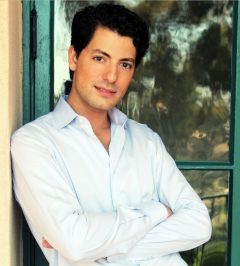 Singer Jonathan Karrant