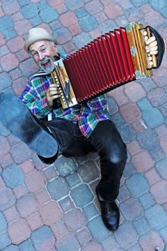 Leader of the band, Billy Lee Corwin. Photo by Dan Chusid.